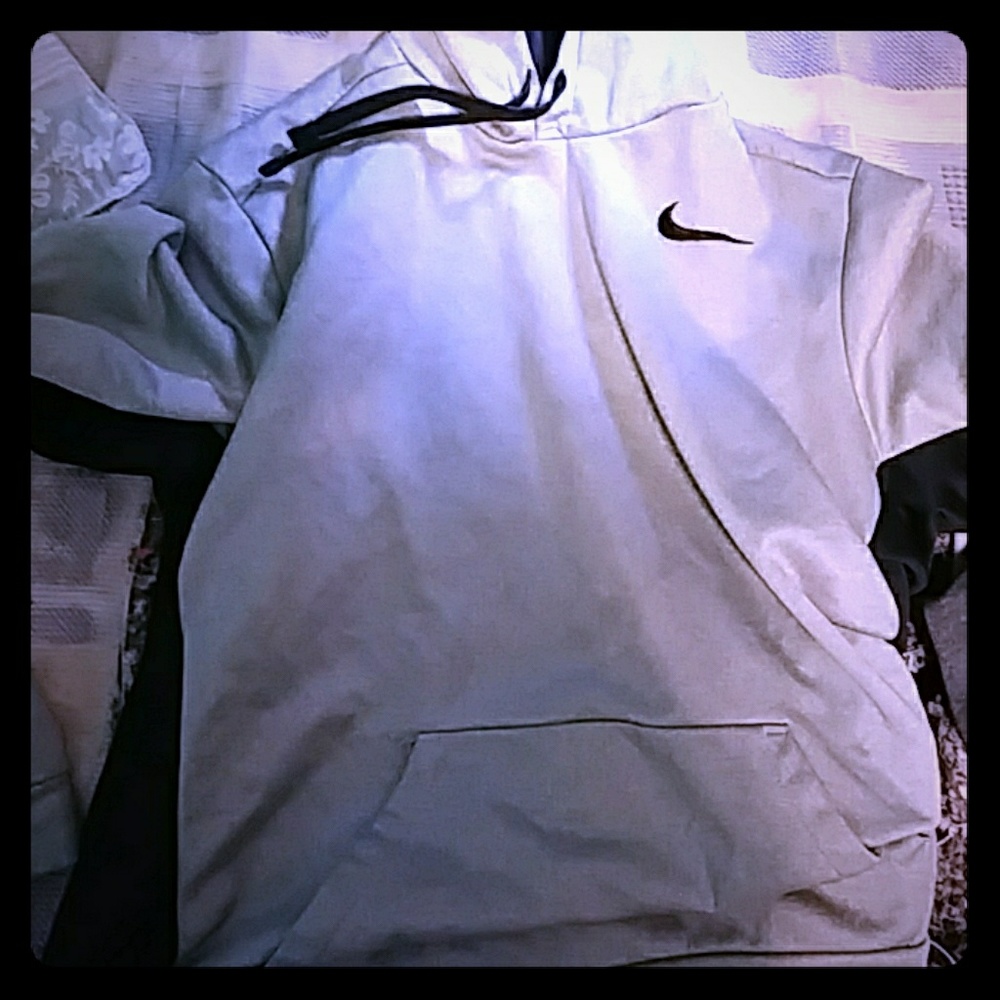 2 hoodies and slides